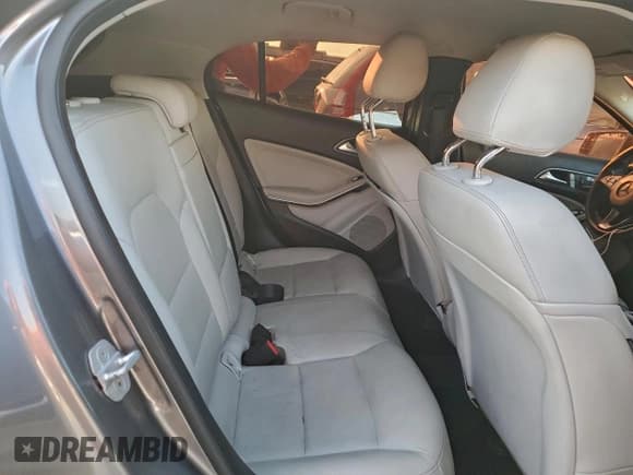 ✅ 2017 Mercedes-Benz GLA 250 • VIN: WDCTG4GB2HJ341522 • Lot: 94670095. Wystawiony na Copart z przebiegiem 89 651 mil. Bezpłatny archiwum sprzedaży aukcyjnych z USA i szczegółowy raport historii pojazdu na DreamBid. Zdjęcie 11.