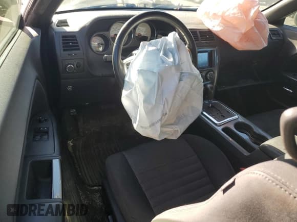 ✅ 2014 Dodge Challenger SXT • VIN: 2C3CDYAG7EH273908 • Lot: 83889784. Wystawiony na Copart z przebiegiem 156 926 mil. Bezpłatny archiwum sprzedaży aukcyjnych z USA i szczegółowy raport historii pojazdu na DreamBid. Zdjęcie 8.