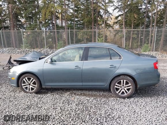 ✅ 2006 Volkswagen Jetta 2.5L • VIN: 3VWSF71K56M619504 • Lot: 43781991. Listed on IAAI with 196,916 mi. Free auction sales archive from the USA and detailed vehicle history report at DreamBid. Image 14.