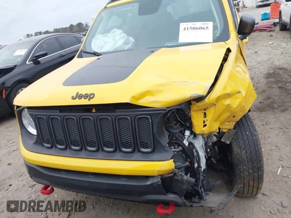 ✅ 2018 Jeep Renegade Trailhawk • VIN: ZACCJBCB6JPH00488 • Lot: 41506065. Wystawiony na IAAI z przebiegiem 75 370 mil. Bezpłatny archiwum sprzedaży aukcyjnych z USA i szczegółowy raport historii pojazdu na DreamBid. Zdjęcie 12.