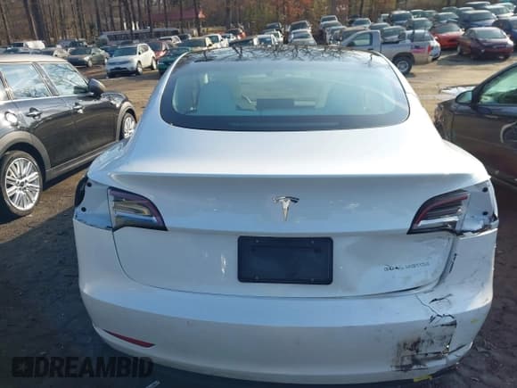 ✅ 2021 Tesla Model 3 Long Range • VIN: 5YJ3E1EB1MF056759 • Lot: 41464108. Wystawiony na IAAI z przebiegiem 48 694 mil. Bezpłatny archiwum sprzedaży aukcyjnych z USA i szczegółowy raport historii pojazdu na DreamBid. Zdjęcie 16.