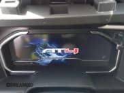 ✅ 2022 GMC Sierra 1500 AT4 • VIN: 3GTUUEET5NG557740 • Lot: 43089376. Wystawiony na IAAI z przebiegiem Nie podano. Bezpłatny archiwum sprzedaży aukcyjnych z USA i szczegółowy raport historii pojazdu na DreamBid. Zdjęcie 7.