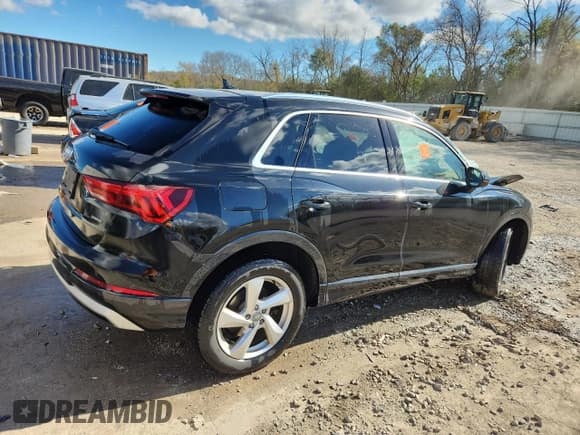 ✅ 2019 Audi Q3 Premium Plus • VIN: WA1BECF38K1069569 • Lot: 90825235. Listed on Copart with 58,525 mi. Free auction sales archive from the USA and detailed vehicle history report at DreamBid. Image 3.
