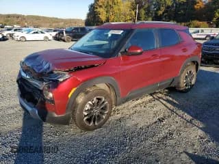 ✅ 2023 Chevrolet TrailBlazer LT • VIN: KL79MPS20PB039220 • Лот: 90682065. Опубликован ранее на Copart с пробегом 55 561 миль. Бесплатный доступ к архиву аукционных продаж из США и подробный отчёт об истории автомобиля на DreamBid. Изображение 1.