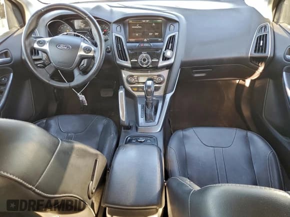 ✅ 2012 Ford Focus Titanium • VIN: 1FAHP3N29CL378160 • Lot: 94800075. Wystawiony na Copart z przebiegiem 101 651 mil. Bezpłatny archiwum sprzedaży aukcyjnych z USA i szczegółowy raport historii pojazdu na DreamBid. Zdjęcie 8.