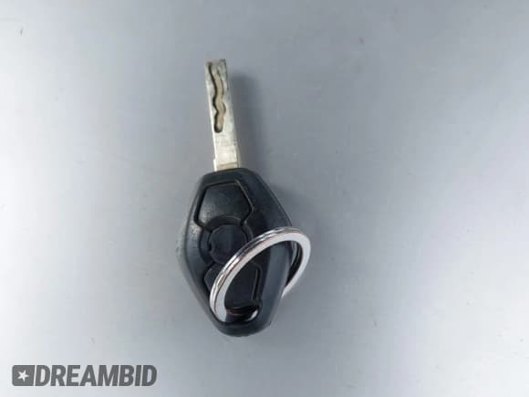 ✅ 2005 BMW 3 Series 325i • VIN: WBAAZ33465KW77590 • Lot: 43200839. Listed on IAAI with 174,747 mi. Free auction sales archive from the USA and detailed vehicle history report at DreamBid. Image 11.