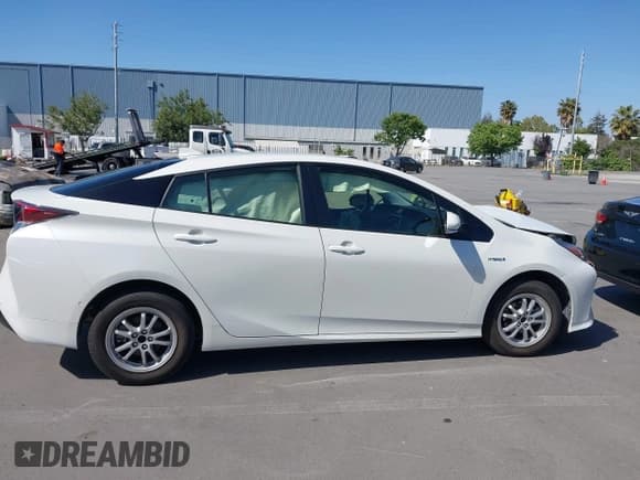 ✅ 2018 Toyota Prius Two • VIN: JTDKBRFU9J3063860 • Лот: 42205159. Опубликован ранее на IAAI с пробегом 26 076 миль. Бесплатный доступ к архиву аукционных продаж из США и подробный отчёт об истории автомобиля на DreamBid. Изображение 13.