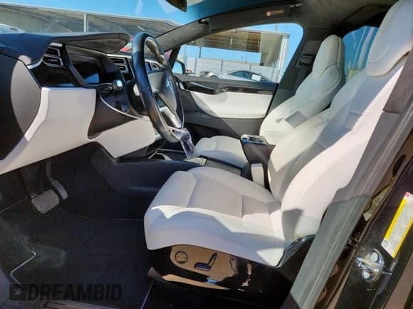 ✅ 2017 Tesla Model X 90D • VIN: 5YJXCDE26HF037185 • Lot: 92536085. Listed on Copart with 103,068 mi. Free auction sales archive from the USA and detailed vehicle history report at DreamBid. Image 7.