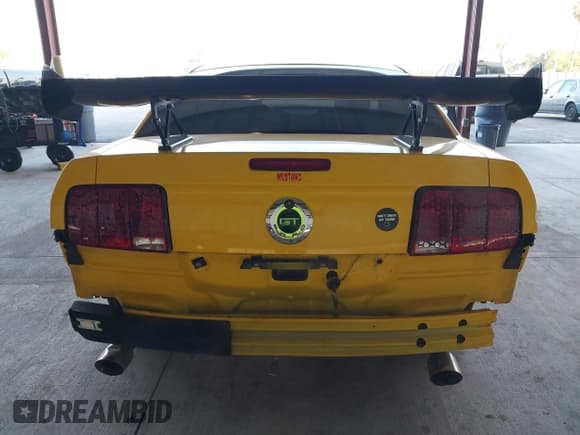 ✅ 2006 Ford Mustang GT Deluxe • VIN: 1ZVHT82H465140329 • Лот: 43529291. Опубликован ранее на IAAI с пробегом 217 608 миль. Бесплатный доступ к архиву аукционных продаж из США и подробный отчёт об истории автомобиля на DreamBid. Изображение 16.