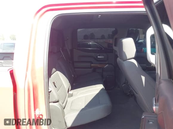 ✅ 2021 Chevrolet Silverado 1500 RST • VIN: 3GCUYEET3MG176410 • Лот: 42119458. Опубликован ранее на IAAI с пробегом 106 132 миль. Бесплатный доступ к архиву аукционных продаж из США и подробный отчёт об истории автомобиля на DreamBid. Изображение 8.