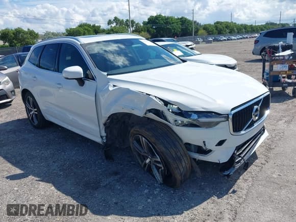 ✅ 2021 Volvo XC60 Momentum • VIN: YV4102DK6M1826828 • Lot: 40603154. Wystawiony na IAAI z przebiegiem 58 124 mil. Bezpłatny archiwum sprzedaży aukcyjnych z USA i szczegółowy raport historii pojazdu na DreamBid. Zdjęcie 6.