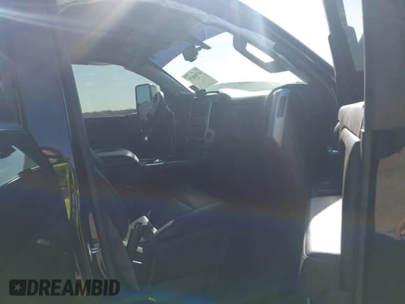 ✅ 2017 GMC Sierra 1500 • VIN: 3GTU1NEC9HG279616 • Lot: 41789078. Wystawiony na IAAI z przebiegiem 125 236 mil. Bezpłatny archiwum sprzedaży aukcyjnych z USA i szczegółowy raport historii pojazdu na DreamBid. Zdjęcie 5.