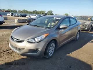 2013 Hyundai Elantra GLS z VIN 5NPDH4AE2DH199878, wystawiony jako Copart lot #82063035 z przebiegiem 69 211 mil mil oraz Szkoda całkowita • Salvage title. Historia ofert i sprzedaży dostępna na DreamBid. Obrazek 1.