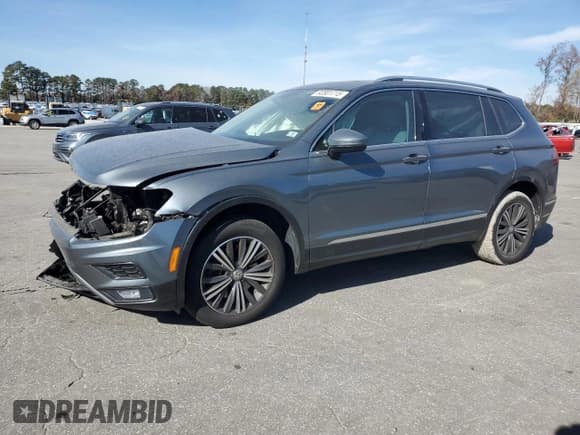 ✅ 2018 Volkswagen Tiguan SEL • VIN: 3VV3B7AX6JM088337 • Lot: 92801715. Listed on Copart with 69,009 mi. Free auction sales archive from the USA and detailed vehicle history report at DreamBid. Image 1.