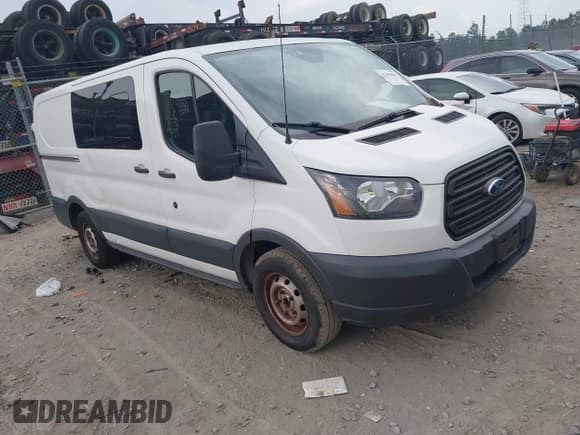 ✅ 2018 Ford Transit • VIN: 1FTYE1YM3JKA11520 • Lot: 42208894. Wystawiony na IAAI z przebiegiem 139 018 mil. Bezpłatny archiwum sprzedaży aukcyjnych z USA i szczegółowy raport historii pojazdu na DreamBid. Zdjęcie 1.