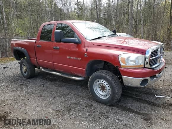 2006 Dodge 3500 SLT z VIN 3D7LX38C36G126808, wystawiony jako Copart lot #55841385 z przebiegiem 384 279 mil mil oraz Czysty tytuł • Clean title. Historia ofert i sprzedaży dostępna na DreamBid. Obrazek 4.