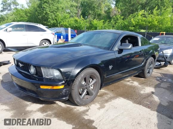 ✅ 2009 Ford Mustang GT • VIN: 1ZVHT82H495106704 • Лот: 42255540. Опубликован ранее на IAAI с пробегом 61 588 миль. Бесплатный доступ к архиву аукционных продаж из США и подробный отчёт об истории автомобиля на DreamBid. Изображение 2.