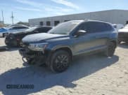 ✅ 2024 Volkswagen Taos S • VIN: 3VV5X7B21RM089887 • Лот: 89696835. Опубликован ранее на Copart с пробегом 18 370 миль. Бесплатный доступ к архиву аукционных продаж из США и подробный отчёт об истории автомобиля на DreamBid. Изображение 1.