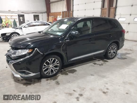 ✅ 2018 Mitsubishi Outlander ES • VIN: JA4AZ3A35JJ006208 • Лот: 41868355. Опубликован ранее на IAAI с пробегом 86 570 миль. Бесплатный доступ к архиву аукционных продаж из США и подробный отчёт об истории автомобиля на DreamBid. Изображение 2.