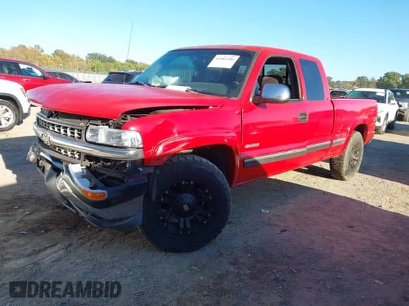 1999 Chevrolet Silverado 1500 LS with VIN 1GCEK19T0XE136967, listed as a IAAI auction lot 43402206 with Not provided miles and . Bid and sale history available at DreamBid. Image 17.