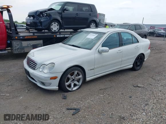 ✅ 2007 Mercedes-Benz C 230 Sport • VIN: WDBRF52H87F852754 • Lot: 42224647. Wystawiony na IAAI z przebiegiem 121 163 mil. Bezpłatny archiwum sprzedaży aukcyjnych z USA i szczegółowy raport historii pojazdu na DreamBid. Zdjęcie 2.