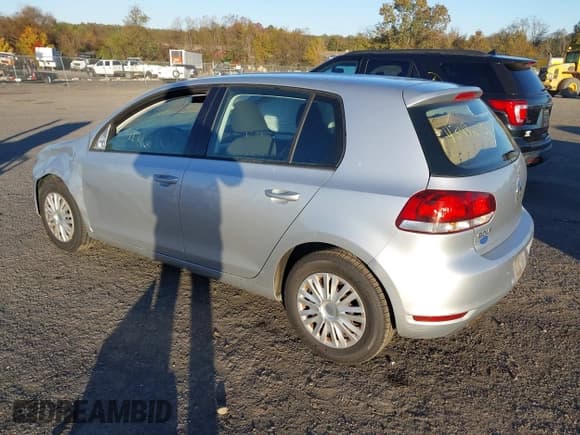 ✅ 2013 Volkswagen Golf • VIN: WVWDB7AJ3DW131647 • Lot: 43494738. Listed on IAAI with 186,213 mi. Free auction sales archive from the USA and detailed vehicle history report at DreamBid. Image 3.