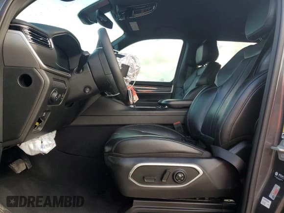 ✅ 2024 Jeep Wagoneer • VIN: 1C4SJSAP1RS116225 • Лот: 64605065. Опубликован ранее на Copart с пробегом 33 475 миль. Бесплатный доступ к архиву аукционных продаж из США и подробный отчёт об истории автомобиля на DreamBid. Изображение 7.