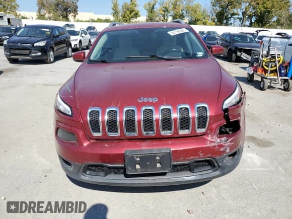 ✅ 2017 Jeep Cherokee Latitude • VIN: 1C4PJMCB7HW563524 • Лот: 80796565. Опубликован ранее на Copart с пробегом 81 876 миль. Бесплатный доступ к архиву аукционных продаж из США и подробный отчёт об истории автомобиля на DreamBid. Изображение 5.
