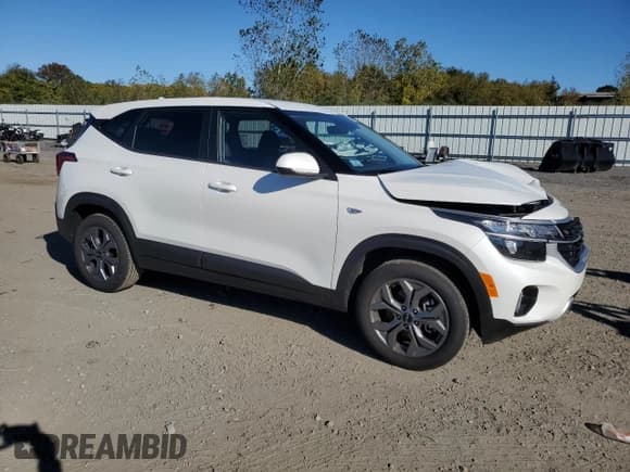 ✅ 2025 Kia Seltos LX • VIN: KNDEPCAA7S7729519 • Lot: 84566775. Wystawiony na Copart z przebiegiem 4 183 mil. Bezpłatny archiwum sprzedaży aukcyjnych z USA i szczegółowy raport historii pojazdu na DreamBid. Zdjęcie 4.