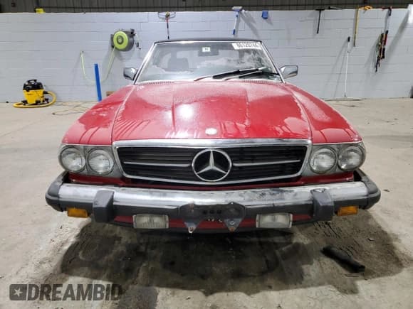 ✅ 1987 Mercedes-Benz 560 SL • VIN: WDBBA48D8HA067597 • Lot: 86120744. Wystawiony na Copart z przebiegiem 136 772 mil. Bezpłatny archiwum sprzedaży aukcyjnych z USA i szczegółowy raport historii pojazdu na DreamBid. Zdjęcie 5.