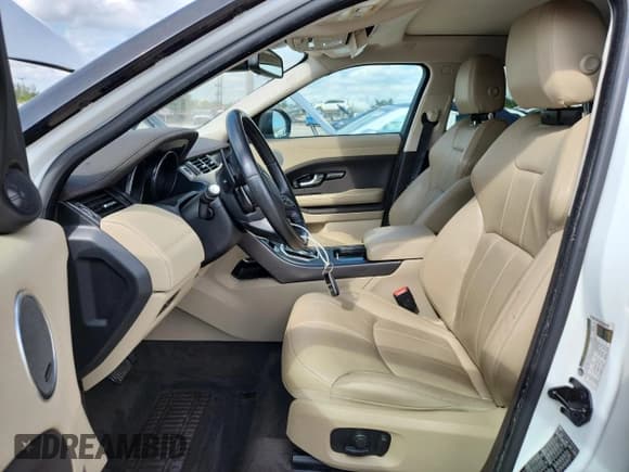 ✅ 2019 Land Rover Range Rover Evoque SE • VIN: SALVP2RX8KH338577 • Lot: 90856995. Listed on Copart with 73,277 mi. Free auction sales archive from the USA and detailed vehicle history report at DreamBid. Image 7.