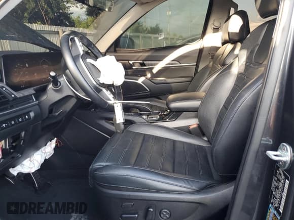 ✅ 2023 Kia Telluride SX Prestige • VIN: 5XYP5DGC4PG329327 • Lot: 70406165. Listed on Copart with 45,388 mi. Free auction sales archive from the USA and detailed vehicle history report at DreamBid. Image 7.