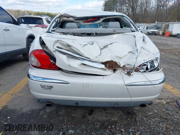 ✅ 2002 Jaguar X-Type • VIN: SAJEA51D72XC53610 • Lot: 41218622. Listed on IAAI with 139,387 mi. Free auction sales archive from the USA and detailed vehicle history report at DreamBid. Image 16.