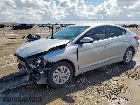 ✅ 2020 Hyundai Elantra SE • VIN: 5NPD74LF6LH501714 • Lot: 82154875. Wystawiony na Copart z przebiegiem 102 455 mil mil. Skorzystaj z bezpłatnego archiwum sprzedaży aukcyjnych z USA i zobacz szczegółowy raport historii pojazdu na DreamBid. Zdjęcie 1.