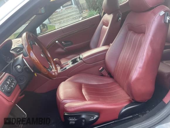 ✅ 2009 Maserati GranTurismo • VIN: ZAMGJ45A690043450 • Lot: 42032305. Listed on Copart with 51,080 mi. Free auction sales archive from the USA and detailed vehicle history report at DreamBid. Image 5.