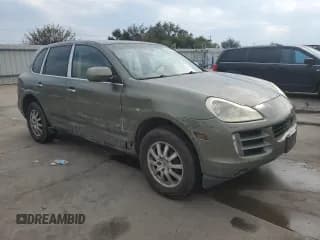 ✅ 2010 Porsche Cayenne • VIN: WP1AA2AP8ALA05714 • Lot: 70425164. Wystawiony na Copart z przebiegiem 144 630 mil. Bezpłatny archiwum sprzedaży aukcyjnych z USA i szczegółowy raport historii pojazdu na DreamBid. Zdjęcie 4.