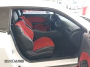 ✅ 2016 Dodge Challenger SRT Hellcat • VIN: 2C3CDZC99GH200224 • Lot: 43442618. Wystawiony na IAAI z przebiegiem 56 715 mil. Bezpłatny archiwum sprzedaży aukcyjnych z USA i szczegółowy raport historii pojazdu na DreamBid. Zdjęcie 5.