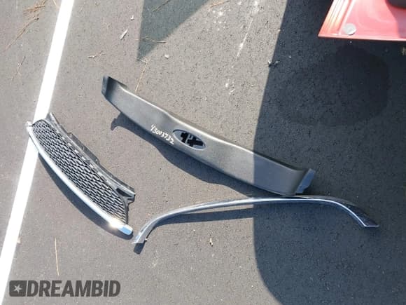 ✅ 2011 MINI Convertible S • VIN: WMWZP3C52BTX83591 • Lot: 43003732. Wystawiony na IAAI z przebiegiem 67 915 mil. Bezpłatny archiwum sprzedaży aukcyjnych z USA i szczegółowy raport historii pojazdu na DreamBid. Zdjęcie 12.