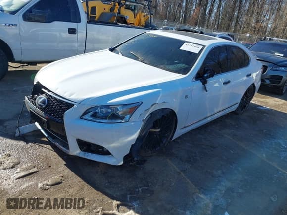 ✅ 2015 Lexus LS 460 • VIN: JTHCL5EF0F5024470 • Лот: 41315000. Опубликован ранее на IAAI с пробегом Не указан. Бесплатный доступ к архиву аукционных продаж из США и подробный отчёт об истории автомобиля на DreamBid. Изображение 2.