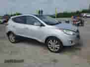2013 Hyundai Tucson GLS z VIN KM8JU3ACXDU651102, wystawiony jako Copart lot #65889525 z przebiegiem 220 214 mil mil oraz Szkoda całkowita • Salvage title. Historia ofert i sprzedaży dostępna na DreamBid. Obrazek 4.