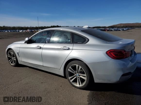 ✅ 2018 BMW 4 Series 430i xDrive • VIN: WBA4J3C56JBL03326 • Lot: 47006805. Listed on Copart with 82,139 mi. Free auction sales archive from the USA and detailed vehicle history report at DreamBid. Image 2.