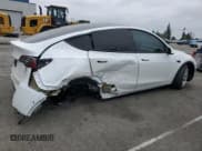 ✅ 2022 Tesla Model Y Long Range • VIN: 7SAYGDEE5NF352075 • Lot: 50799895. Wystawiony na Copart z przebiegiem 11 597 mil. Bezpłatny archiwum sprzedaży aukcyjnych z USA i szczegółowy raport historii pojazdu na DreamBid. Zdjęcie 3.