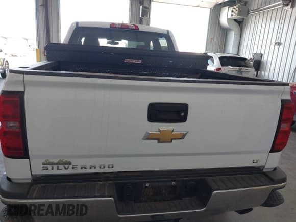 ✅ 2019 Chevrolet Silverado 2500HD LT • VIN: 1GC1KSEG3KF137272 • Lot: 39880414. Wystawiony na IAAI z przebiegiem 158 275 mil. Bezpłatny archiwum sprzedaży aukcyjnych z USA i szczegółowy raport historii pojazdu na DreamBid. Zdjęcie 16.