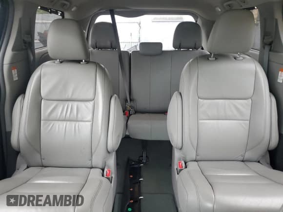 ✅ 2015 Toyota Sienna Limited • VIN: 5TDDK3DC2FS126562 • Lot: 55943875. Listed on Copart with 77,688 mi. Free auction sales archive from the USA and detailed vehicle history report at DreamBid. Image 10.