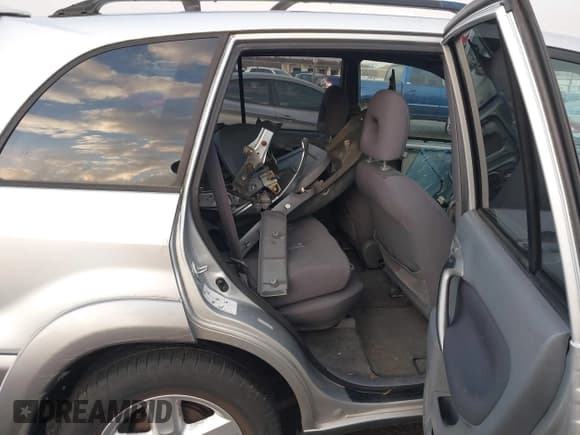 ✅ 2001 Toyota RAV4 • VIN: JTEHH20V510075583 • Lot: 43802102. Wystawiony na IAAI z przebiegiem Nie podano. Bezpłatny archiwum sprzedaży aukcyjnych z USA i szczegółowy raport historii pojazdu na DreamBid. Zdjęcie 8.