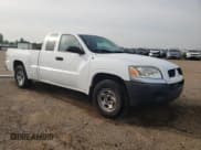 ✅ 2006 Mitsubishi Raider LS • VIN: 1Z7HC22K66S528986 • Lot: 67320235. Wystawiony na Copart z przebiegiem 141 427 mil. Bezpłatny archiwum sprzedaży aukcyjnych z USA i szczegółowy raport historii pojazdu na DreamBid. Zdjęcie 4.