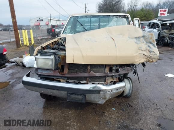 ✅ 1989 Ford F-250 • VIN: 2FTHF25H5KCB18665 • Lot: 41893395. Listed on IAAI with Not provided. Free auction sales archive from the USA and detailed vehicle history report at DreamBid. Image 12.
