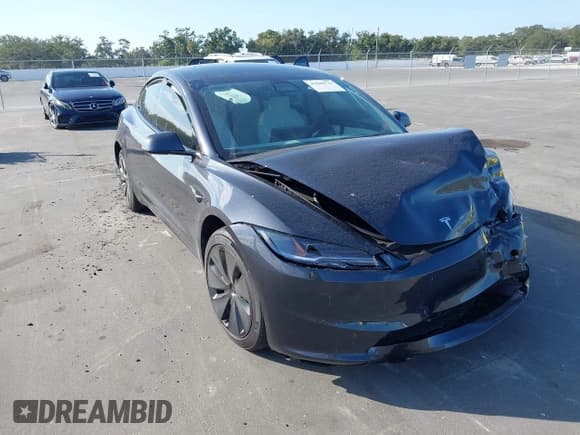 ✅ 2025 Tesla Model 3 Long Range • VIN: 5YJ3E1EA9SF970388 • Lot: 43503731. Wystawiony na IAAI z przebiegiem 3 223 mil. Bezpłatny archiwum sprzedaży aukcyjnych z USA i szczegółowy raport historii pojazdu na DreamBid. Zdjęcie 1.