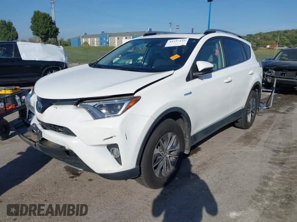 ✅ 2017 Toyota RAV4 XLE • VIN: JTMRJREV2HD117967 • Лот: 43337133. Опубликован ранее на IAAI с пробегом 79 325 миль. Бесплатный доступ к архиву аукционных продаж из США и подробный отчёт об истории автомобиля на DreamBid. Изображение 2.