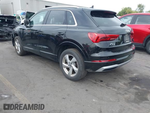 ✅ 2019 Audi Q3 Premium Plus • VIN: WA1BECF38K1064792 • Lot: 43262241. Wystawiony na IAAI z przebiegiem 56 677 mil. Bezpłatny archiwum sprzedaży aukcyjnych z USA i szczegółowy raport historii pojazdu na DreamBid. Zdjęcie 3.